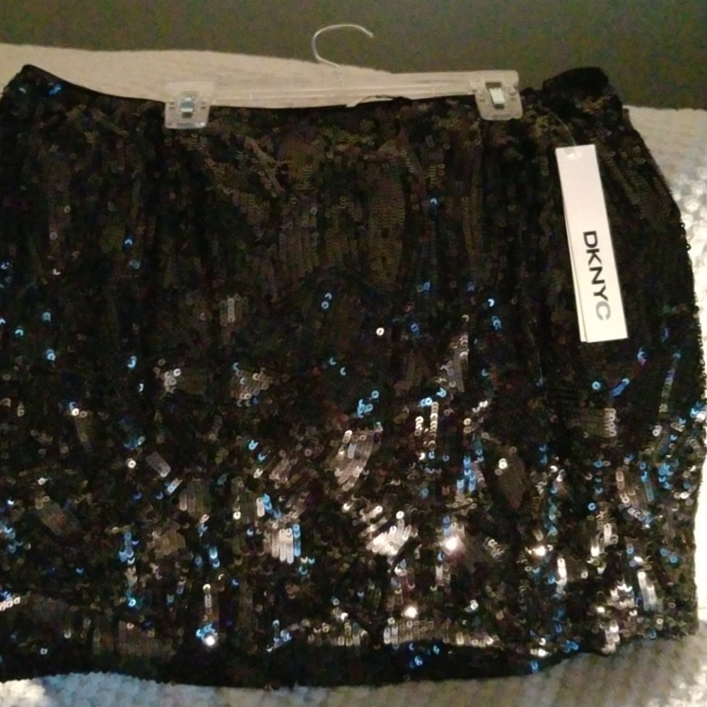 Skirt - Picture 2 of 2